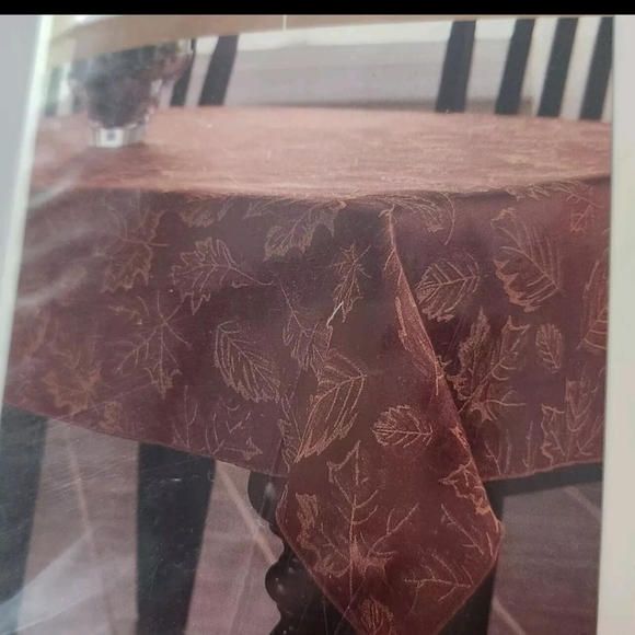 Sandra By Sandra Lee Harvest Entertaining Tablecloth Rust Orange Leaves 60 X 102 - Picture 2 of 4